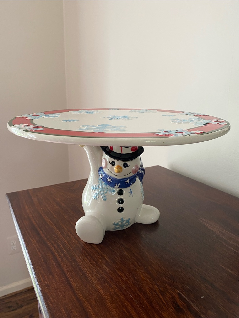 Fitz and Floyd • White Snowman Pedestal Cake Stand • 12” W • 6 7/8” H